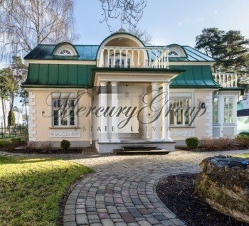 A house in Jurmala, Majori area, for rent!
