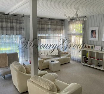 A stylish eco-friendly family home with a private plot of land for rent