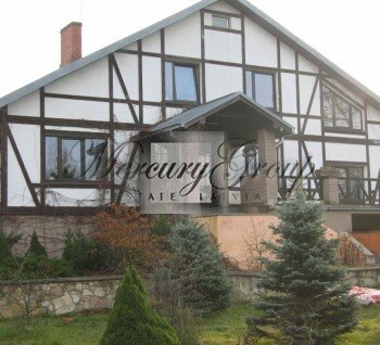 On the 1st floor there are 3&nbsp;bedrooms and living room with firepl...