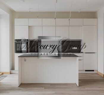 4 bedroom apartments for sale in the renovated part of the Art Nouveau building.