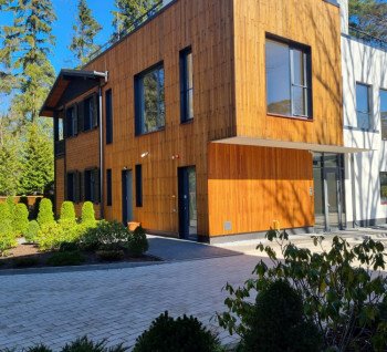 For sale 3 bedroom apartment with its own garden in Jurmala