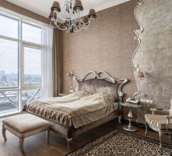 A unique 3-room penthouse for sale in the luxurious Skanstes Virsotnes project with a large terrace and panoramic views of the city center.