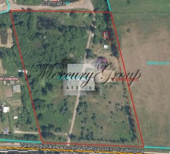 We offer a plot of land with a house