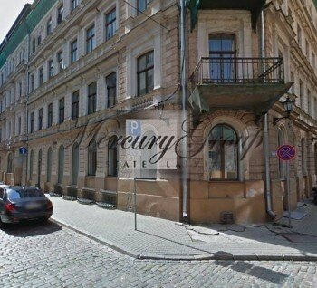 We offer commercial space for rent in Old Town
