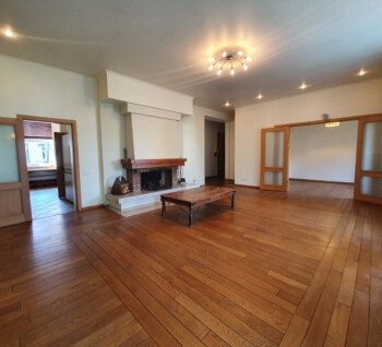 Art Nouveau area in Riga - spacious apartment