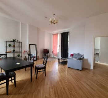 For sale an elegant apartment in Silent centre