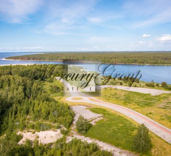 Продается эксклюзивный участок у реки в JURMALA DUNE