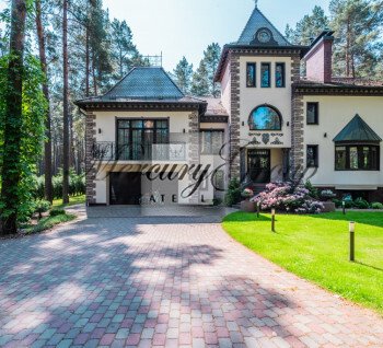 A luxury mansion for rent  in Jurmala