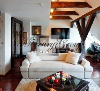 An exclusive apartment in a prestigious location - directly in the cen...