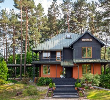 Eco-friendly house for a large family by the sea in Vaivari