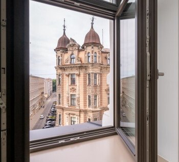 We offer commercial premises in a historical building in the very center of Riga