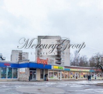 Shop premises in excellent location for rent