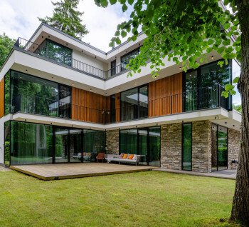 Modern villa on the first line in Bulduri