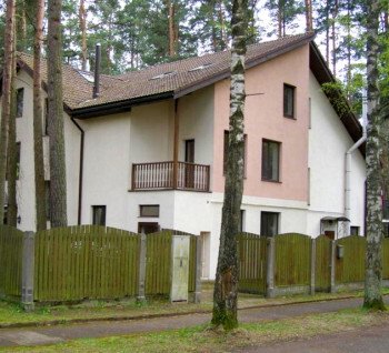 We offler for sale a part house in Jurmala