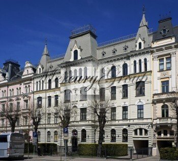 We offer for sale an apartment in luxury project on Elizabetes iela