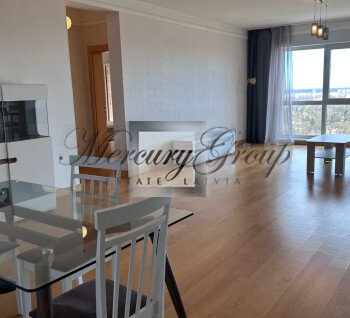 Spacious apartment with a stunning view.