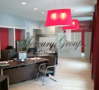 For sale offered commercial premises on the first floor in the Center ...