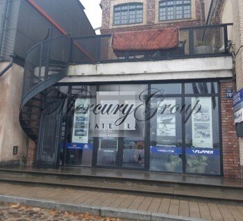 Commercial offer with view to the river
