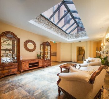 Elegant 3-bedroom apartment in the city centre