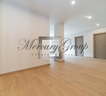 Apartment in a modern multi-apartment building in Riga city center