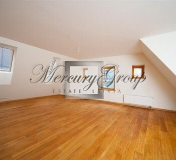 We offer for sale an apartment in Old Town
