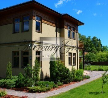 We offer for long term rent cozy house in Jurmala