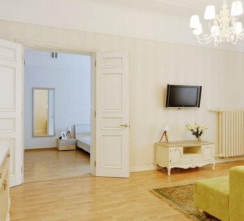 We offer to rent a beautiful 3-room apartment in the center of Riga