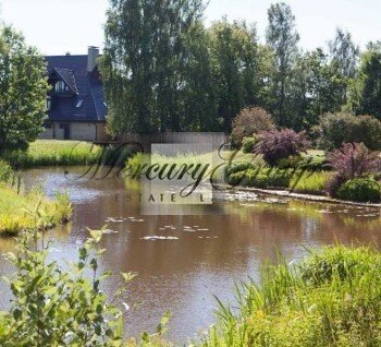 A wonderful  single family house with a spacious territory in the village Lichie...