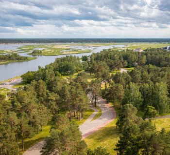 Продается эксклюзивный участок у реки в JURMALA DUNE