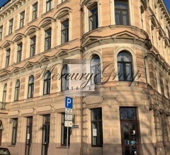 Spacious premises for restaurant inOld town