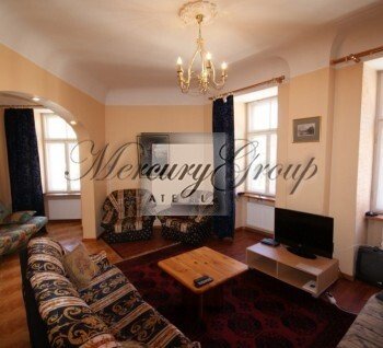 Spacious Apartment In Old Town