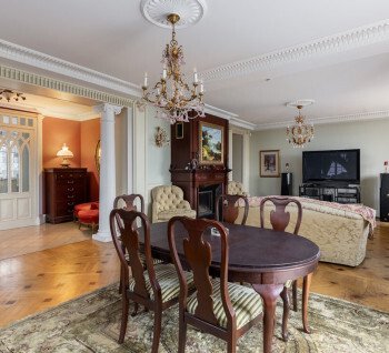 A spacious and elegant apartment for sale