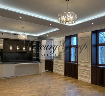 Elegant three-room apartment