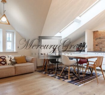 For rent a spacious and elegant 4-room apartment in the center of Riga