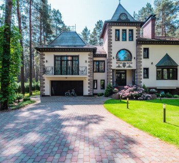 A luxury mansion in Jurmala!
