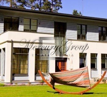 A beautiful 2-storey house in Asari!