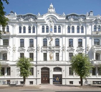 A spacious 3 bedroom apartment in most beautiful residential building in Riga on Ausekla Street...