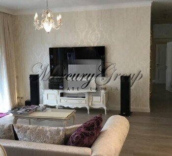 For rent apartment on first line