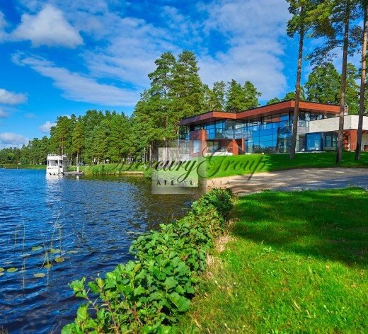 Lakefront Home - Villa with private dock, bunk...