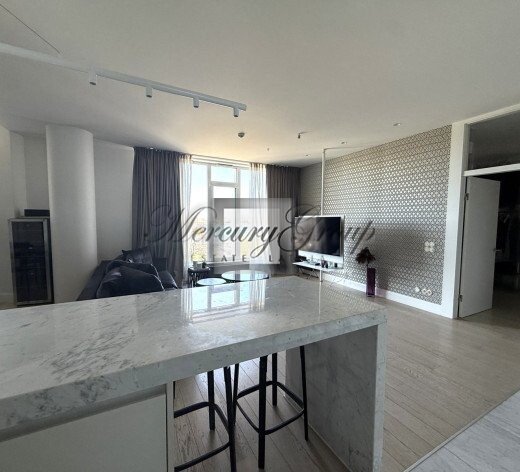 Stylish exclusive bright apartment with an ama...