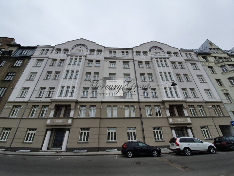 TWENTY - historical building in Embassy area.. Nr. 2