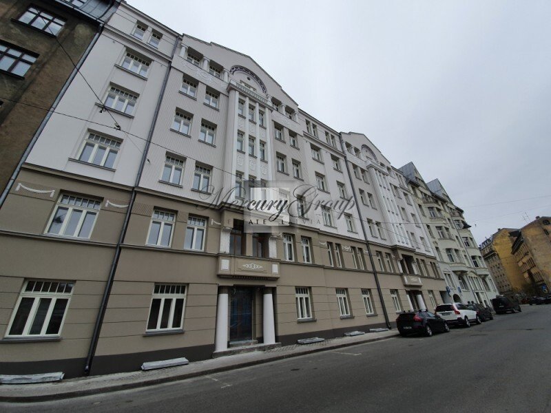 TWENTY - historical building in Embassy area.. Nr. 7