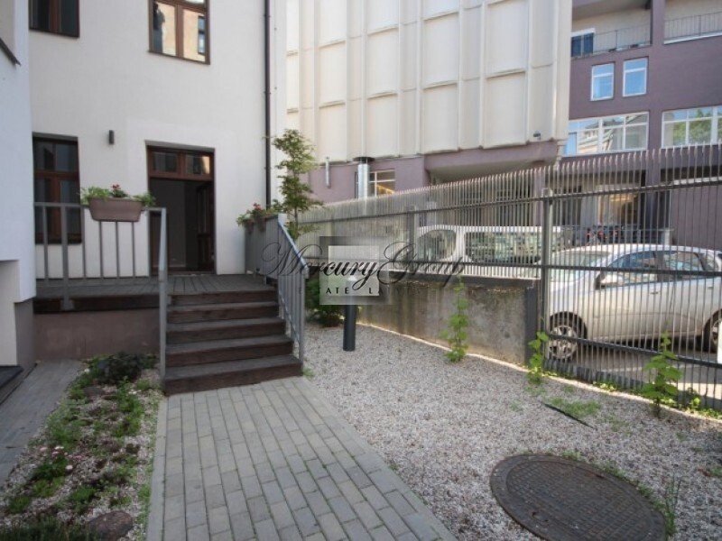 Dzirnavu 6 - vēsturisks renovēts nams klusajā centrā. Nr. 4