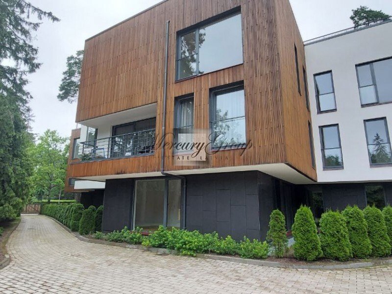 PineWood is a cozy project with luxury apartments surrounded by pine trees. Nr. 10